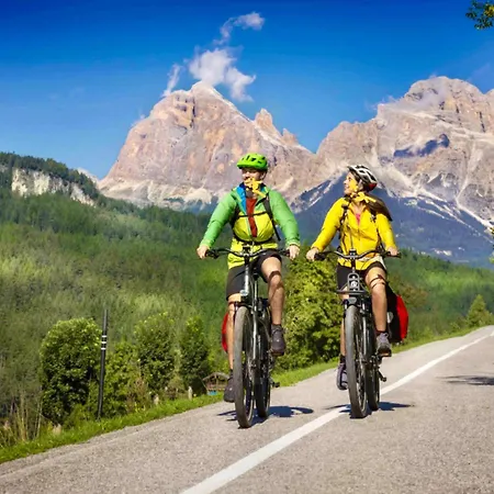 Ciaseles A Due Passi Da Cortina D'ampezzo